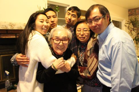Teng Mei Hu and Family